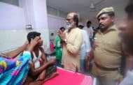 తూత్తుకుడి కాల్పుల మృతుల కుటుంబాలను తమిళ సూపర్‌స్టార్ రజనీకాంత్ బుధవారం ఓదార్చారు. బాధిత కుటుంబాలకు ఆర్థిక సాయం ప్రకటించారు,,Vizagvision...