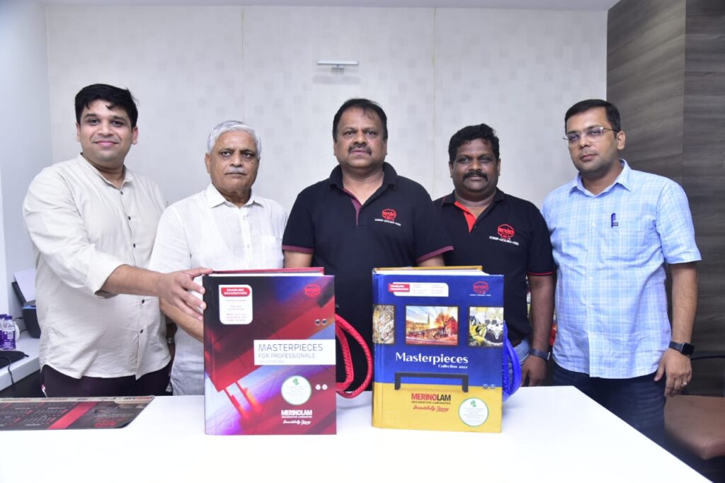 Visakhapatnam Vizagvision:ప్రఖ్యాత మెరీనో లామినేట్స్ సంస్థ మాస్టర్ పీస్ -2022  పేరుతో నూతన కేటలాగ్ విడుదలచేసింది.సెంట్రల్ విలేజ్ భోగాపురంలో కంపెనీ డిస్ట్రిబ్యూటర్ ల సమావేశంలో ఈ కేటలాగ్ విడుదలచేశారు.ఈ మేరకు ఆంధ్రప్రదేశ్ రాష్టానికి సూపర్ స్టాకిస్టైన విశాఖ శ్రీజి లామినేట్స్ కార్యాలయంలో మెరీనో లామినేట్స్ దక్షిణ రాష్ట్రాల ఏఎస్ఎమ్ రితీష్ కొఠారి,ఆంధ్ర ప్రదేశ్ బ్రాంచ్ మేనేజర్ శ్రీనివాస్, శ్రీజి లామినేట్స్ యజమానులు బిష్ణు ప్రసాద్ అగర్వాల్,రాజ్ కుమార్ అగర్వాల్ లు  నూతన కేటలాగ్ ను మీడియా ముందు లాంఛనంగా ప్రారంభించారు.ఈ సందర్భంగా ఏఎస్ఎమ్ రితీష్ కొఠారి మాట్లాడుతూ వినియోగదారులను  ఆకట్టుకునేలా ఎనభై ఎనిమిది ఆకర్షణీయమైన నూతన షేడ్ లతో కూడిన కేటలాగ్ ఆవిష్కరించామన్నారు.దాదాపు ఏభై సంవత్సరాలుగా ప్రపంచ వ్యాప్తంగాఅనేకమంది వినియోగదారులను ఆకట్టుకున్న తమ సంస్థనుంచి మరిన్ని ఆకర్షణీయమైన రంగులలో నాణ్యమైన ఉత్పత్తులు అందుబాటుధరల్లో అందిస్తున్నామన్నారు.బ్రాంచ్ మేనేజర్ శ్రీనివాస్ మాట్లాడుతూ ఆంధ్ర ప్రదేశ్ లో తమ ఉత్పత్తులకు విశేష ఆదరణ లభిస్తోందన్నారు.వినియోగదారులకు అట్టుకునేలా తమ సేవలు అందిస్తున్నామన్నారు.శ్రీజి లామినేట్స్ యజమానులు బిష్ణు ప్రసాద్ అగర్వాల్,రాజ్ కుమార్ అగర్వాల్ మాట్లాడుతూ నాణ్యమైన మెరీనో లామినేట్స్ ఉత్పత్తులను తమ సంస్థ ద్వారా పంపిణీ చేయడం ఆనందంగా ఉందన్నారు.మాస్టర్ పీస్ -2022  పేరుతో ఆవిష్కారించిన నూతన కేటలాగ్ లో ప్రతిపాదించిన నూతన రంగుల ద్వారా వినియోగదారులకు మెరీనో లామినేట్స్ మరింత చేరువవుతుందన్నారు.