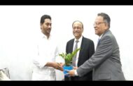 వైఎస్‌ జగన్‌ను కలిసిన ప్రైమ్‌ హెల్త్‌కేర్‌ ఫౌండేషన్‌ చైర్మన్‌  Dr.ప్రేమ్‌సాగర్‌ రెడ్డి camp office