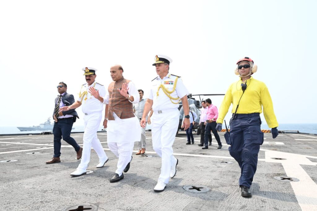 Visakhapatnam Vizagvision : Rajnath Singh reviews Indian Navy’s operational readiness along Eastern Seaboard off Vizag in his maiden visit after assuming charge as Raksha Mantri for second consecutive termRaksha Mantri Shri Rajnath Singh visited the Eastern Naval Command at Visakhapatnam, Andhra Pradesh to review the operational readiness of the Indian Navy, and embarked on INS Jalashwa for a ‘Day at Sea’. It was Shri Rajnath Singh’s first outstation visit after assuming charge as Raksha Mantri for the second consecutive term.During the ‘Day at Sea’, the Raksha Mantri witnessed the dynamic operations by various ships, submarine and aircraft of the Command, showcasing the combat capability and preparedness of the Indian Navy. He was accompanied by Chief of the Naval Staff Admiral Dinesh K Tripathi and Flag Officer Commanding-in-Chief, Eastern Naval Command Vice Admiral Rajesh Pendharkar.