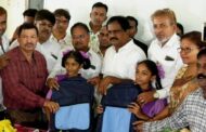 Distribution of Student kits By MLA Vamsi Krishna in Visakhapatnam Vizagvision