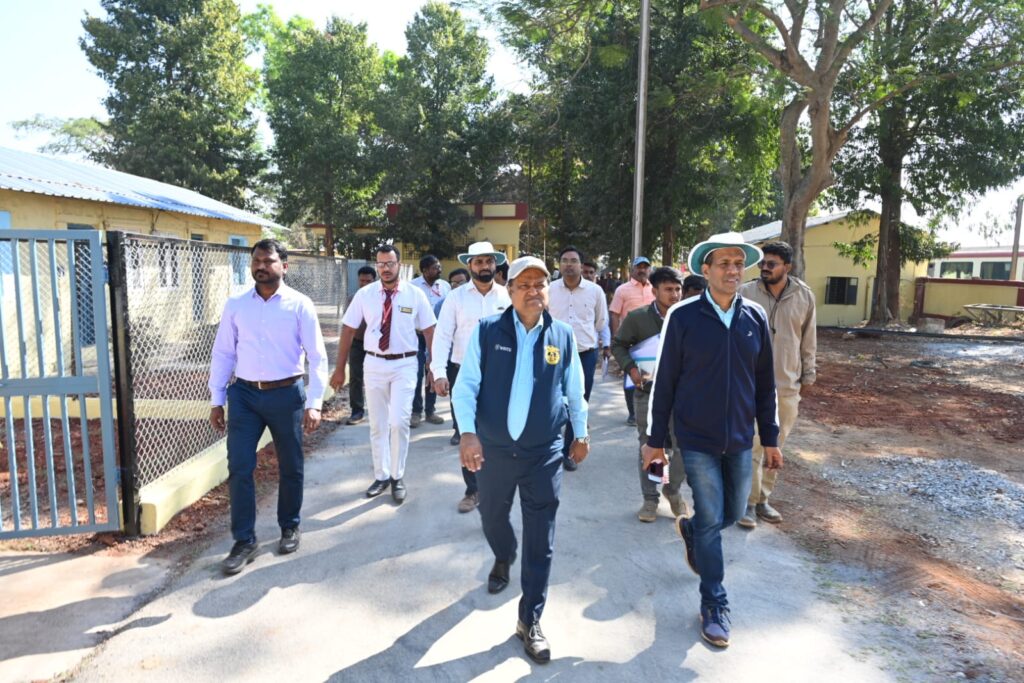 Vizag Vision: *INTENSIVE INSPECTION OF KK LINE BY DRM WALTAIR In order to review the progress of ongoing developmental works, including Amrit Bharat Station Scheme works, infrastructure development, and passenger amenities, the Divisional Railway Manager, Waltair Division, Shri Lalit Bohra conducted an intensive and surprise inspection of the Kottavalasa–Kirandul (KK) line today.During the inspection, DRM was accompanied by senior divisional officers from various departments. A detailed inspection of the section between Silakjhori and Koraput was carried out. Shri Lalit Bohra inspected the station, yard, and railway offices at Silakjhori station.At Dilimili, DRM inspected the Railway Colony and interacted with the residents to understand their grievances and requirements, if any. He also inspected the station, the Traction Distribution Office substation, and the yard.Subsequently, Shri Lalit Bohra reviewed the progress of ongoing Amrit Bharat Station Scheme works at Jagdalpur station. He inspected the station yards at Jagdalpur, Amagura, Jeypore, and Koraput stations and observed safety inspections of railway tracks. The DRM interacted with concerned officials to assess their working knowledge, adherence to safety norms, and implementation of safety practices. He also inspected railway quarters at enroute stations.Further, the DRM reviewed infrastructure maintenance works including tracks, bridges, points and crossings, level crossing gates, tunnels, and signalling systems. During the inspection, Shri Lalit Bohra interacted with gangmen to gain insights into their working conditions and the effectiveness of safety protocols being followed.