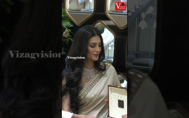 Malabar Gold & Diamonds New Showroom Launched in Vizag #vizagvision #ytshots