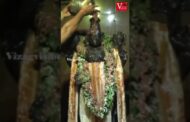 శ్రీవారికి స్నపన తిరుమంజనం పాలు, పెరుగు, తేనే, నెయి, పంచదార, సుగంధ ద్రవ్యములతో అభిషేకము #vizagvision